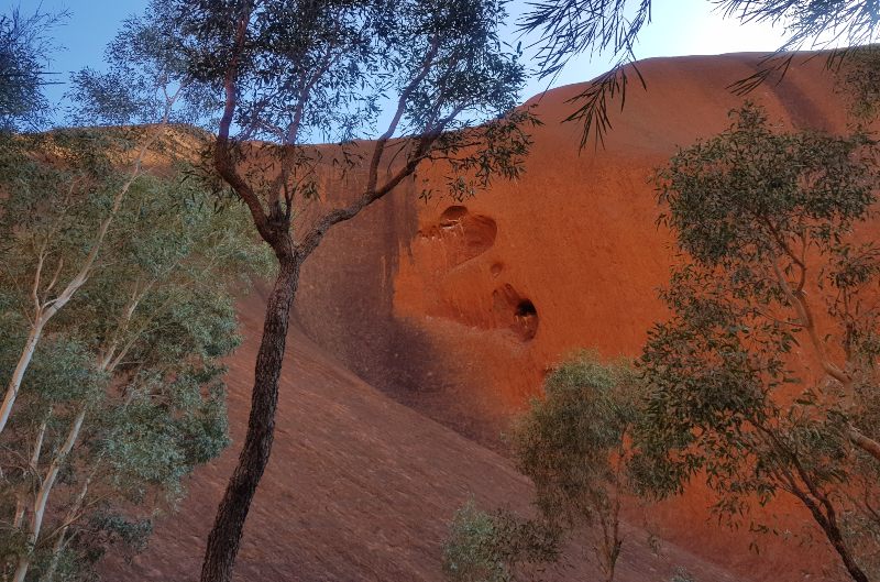 Pangkalan Uluru berjalan