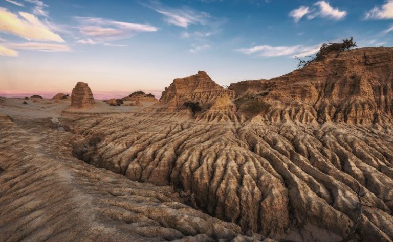 Walls of China Mungo National Park NSW Australia