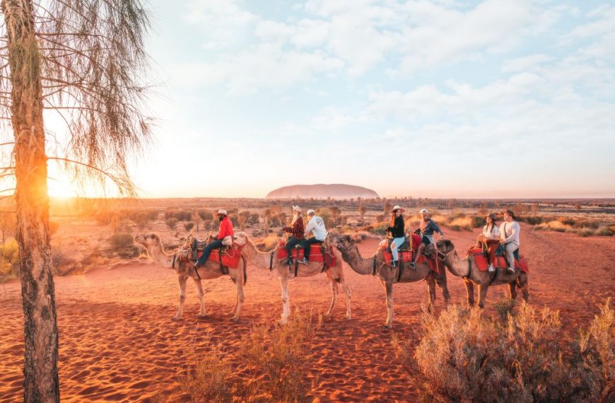 Uluru Holiday Package Sunrise camels